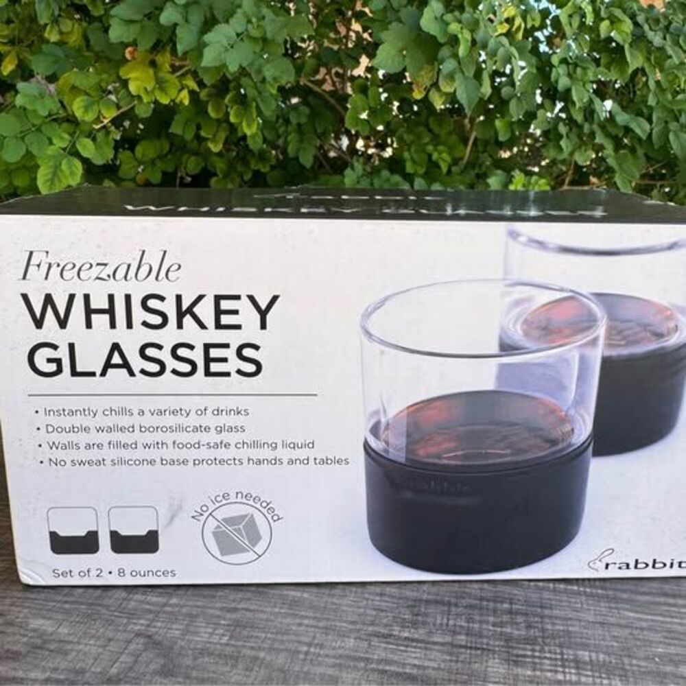 Freezable Whiskey Glasses New in Box Set of 2 8 oz each Man Cave Rocks Glasses
